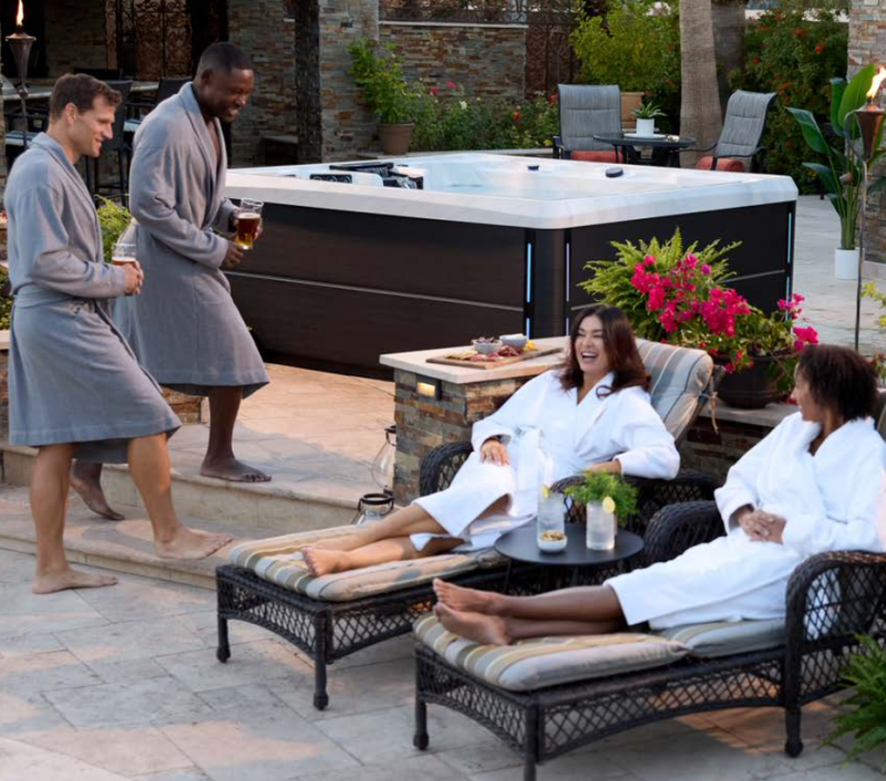 New 2025 Island Series Hot Tub